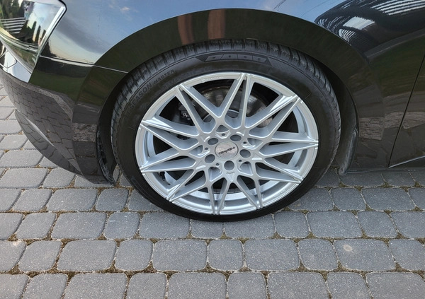 Skoda Superb cena 69900 przebieg: 132306, rok produkcji 2015 z Józefów małe 742